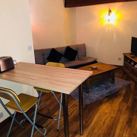 Vibrant Apartment At The Shore In Leith Единбург Екстер'єр фото