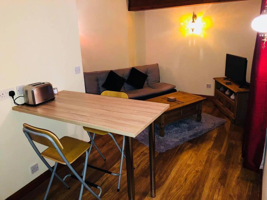 Vibrant Apartment At The Shore In Leith Единбург Екстер'єр фото